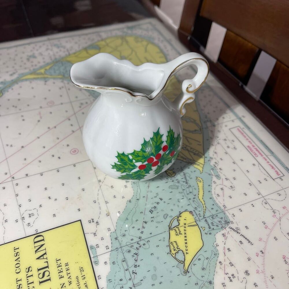 Vintage Lefton China Hand Painted Holly Berry Small Pitcher and Bowl Set #7940